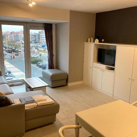 Studio Met Zeezicht Op Heldenplein Knokke-Heist Ngoại thất bức ảnh