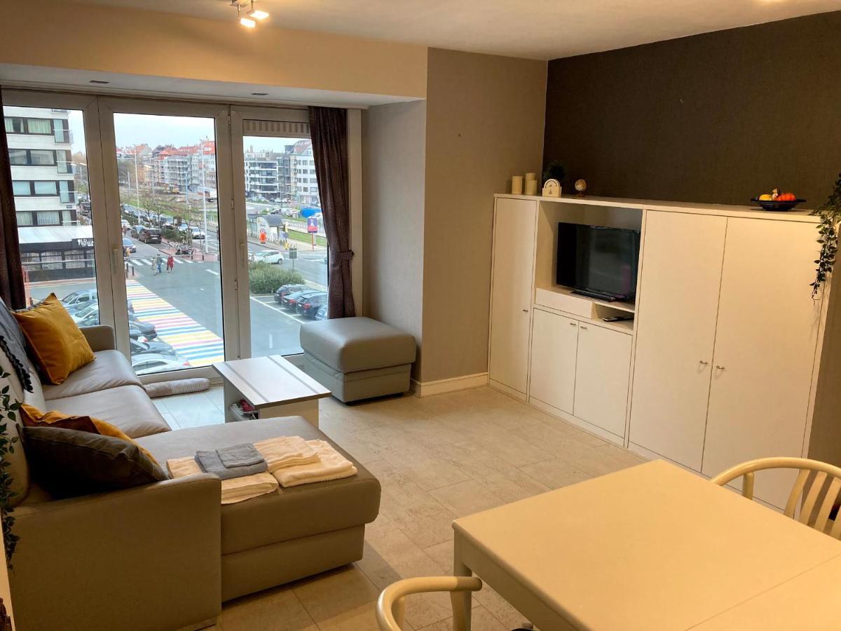 Studio Met Zeezicht Op Heldenplein Knokke-Heist Ngoại thất bức ảnh