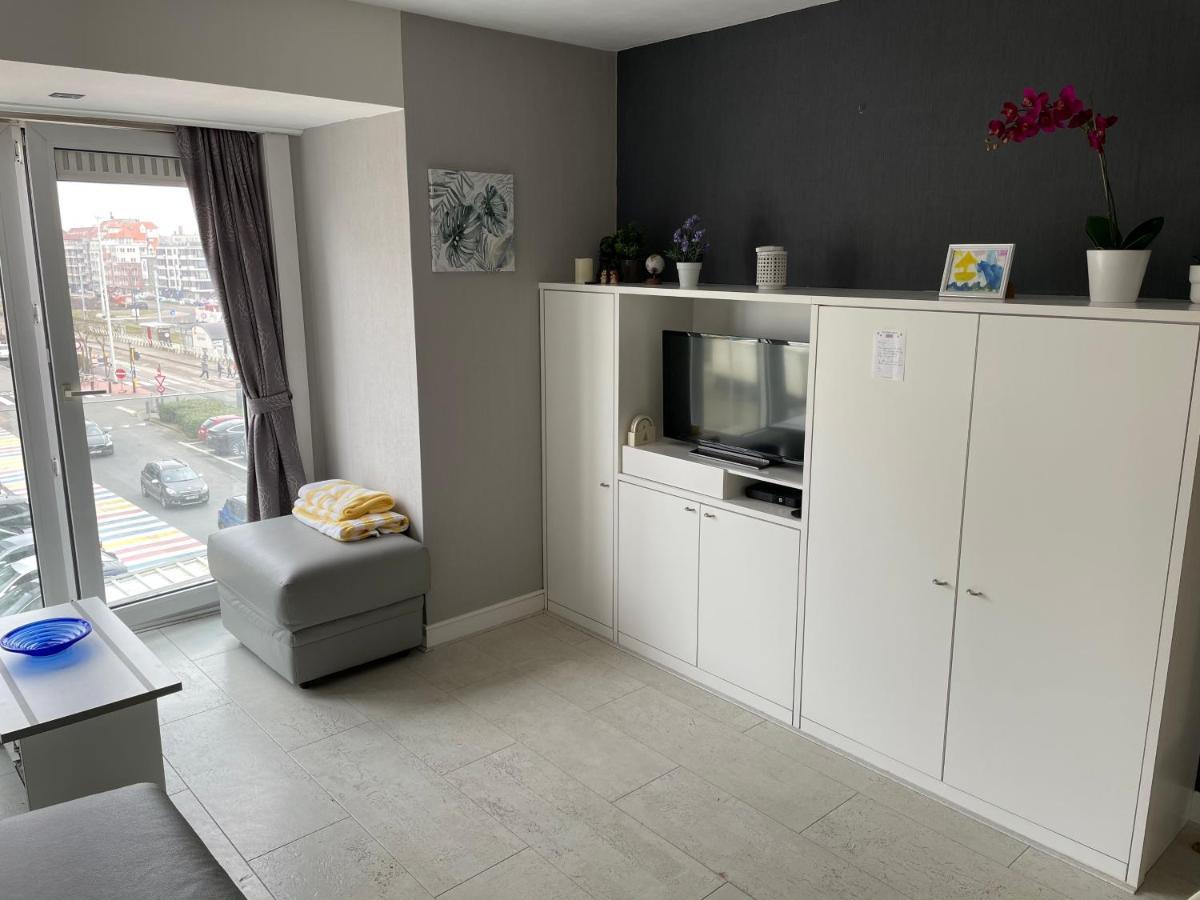 Studio Met Zeezicht Op Heldenplein Knokke-Heist Ngoại thất bức ảnh